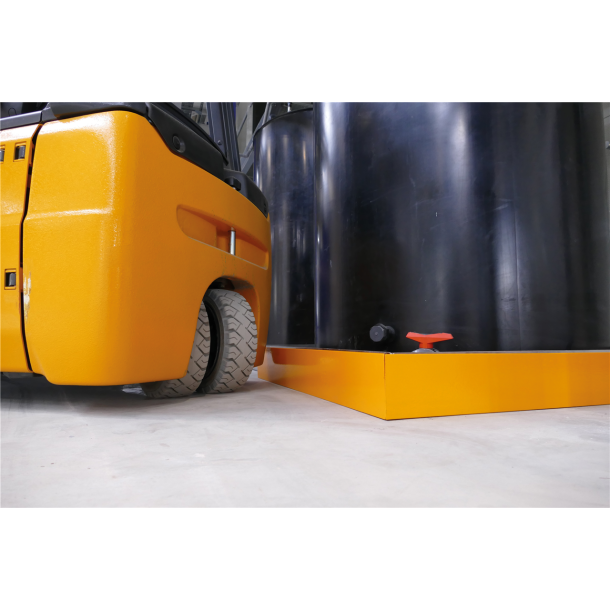 Safety kerb | steel angle 100 x 150 x 10 mm | to be fixed by plugs | total length: 800 mm